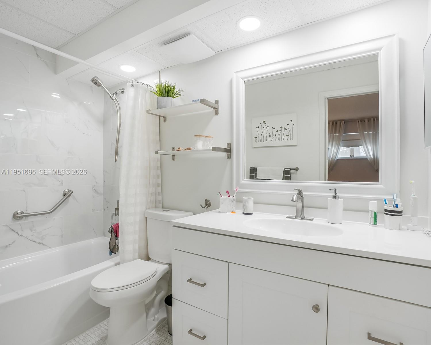 LAS VISTAS H IN INVERRARY - Residential