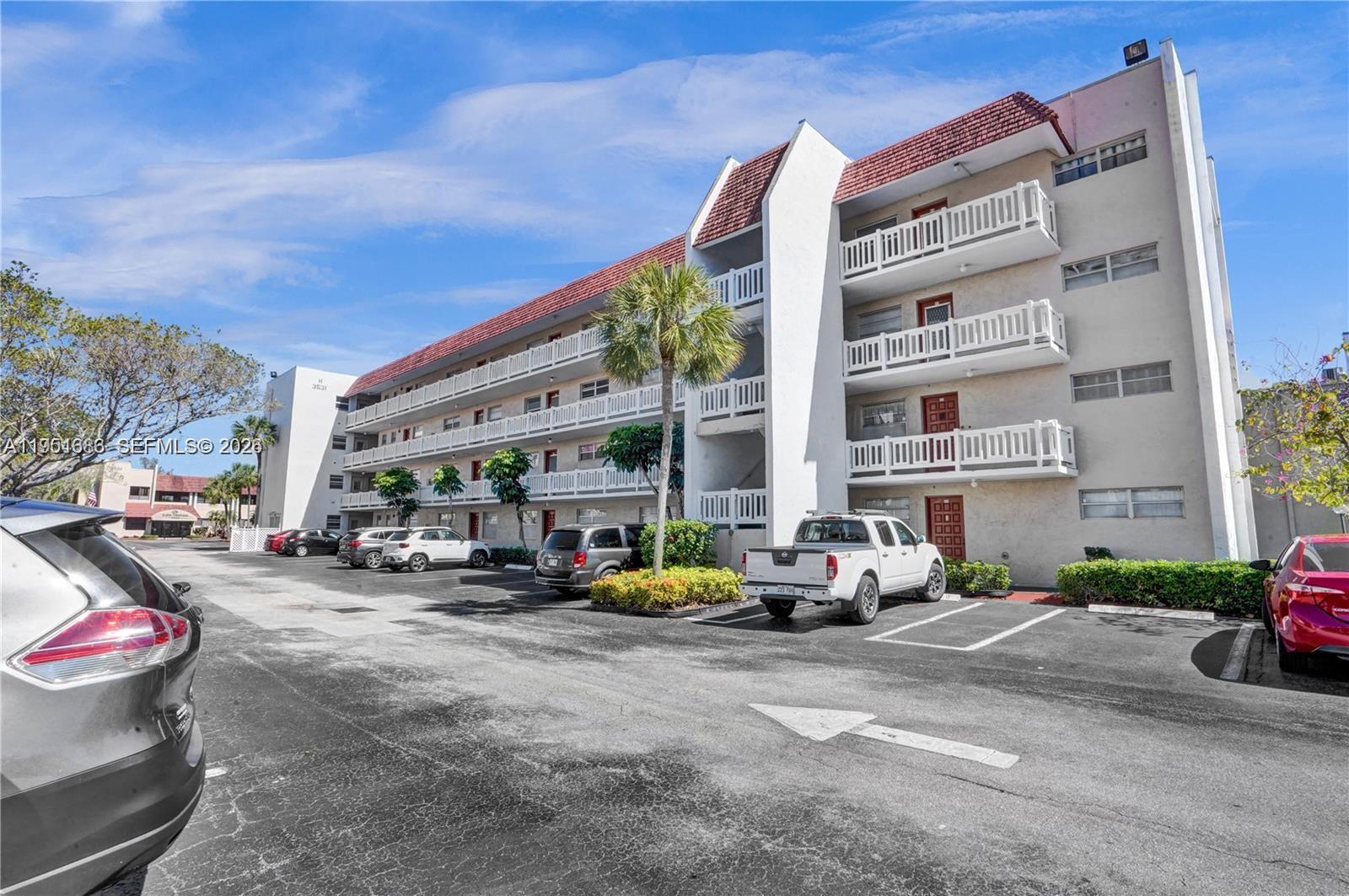 LAS VISTAS H IN INVERRARY - Residential