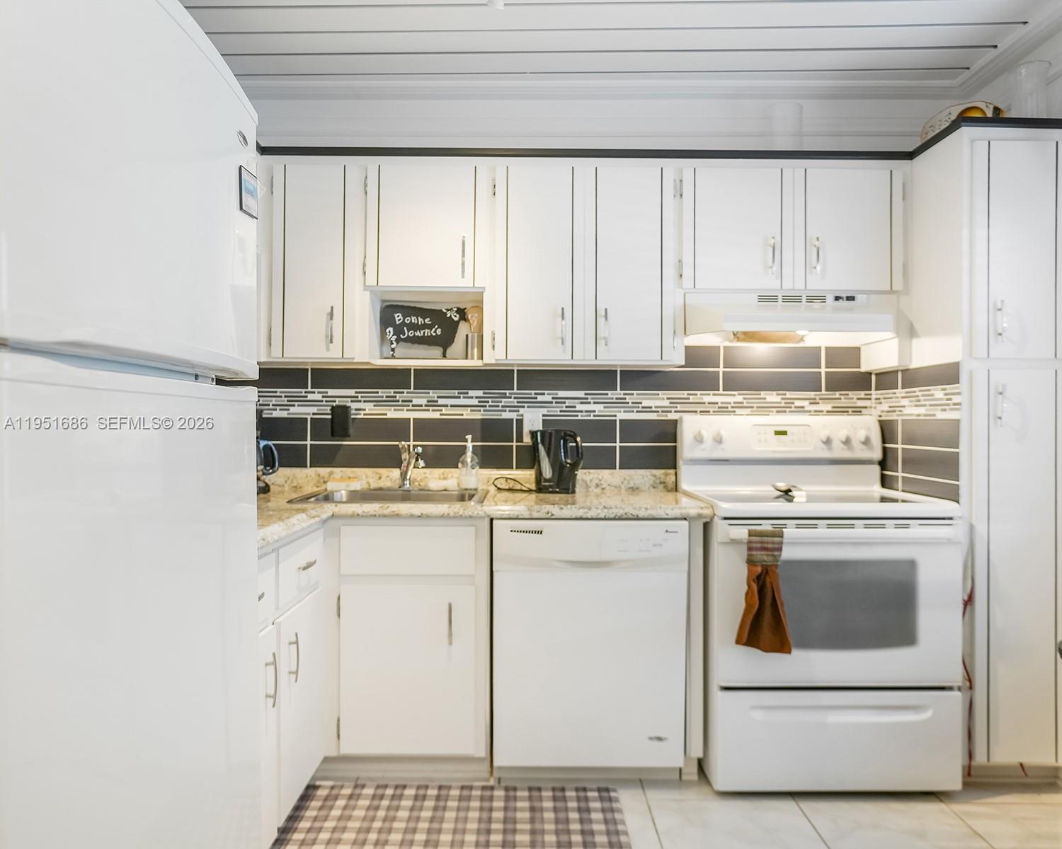 LAS VISTAS H IN INVERRARY - Residential