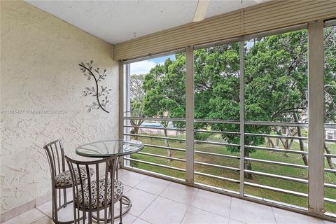 A home in Lauderdale Lakes