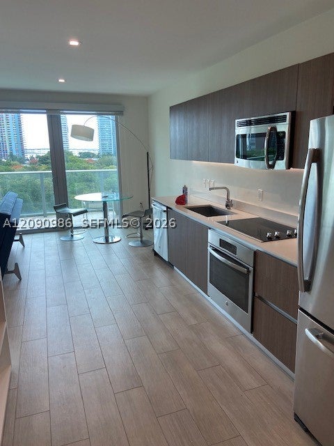 1600 SW 1st Ave 811