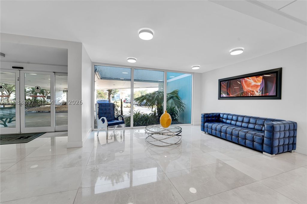 Photo of 919 Hillcrest Dr #210, Hollywood, FL 33021 (MLS # A11983897)
