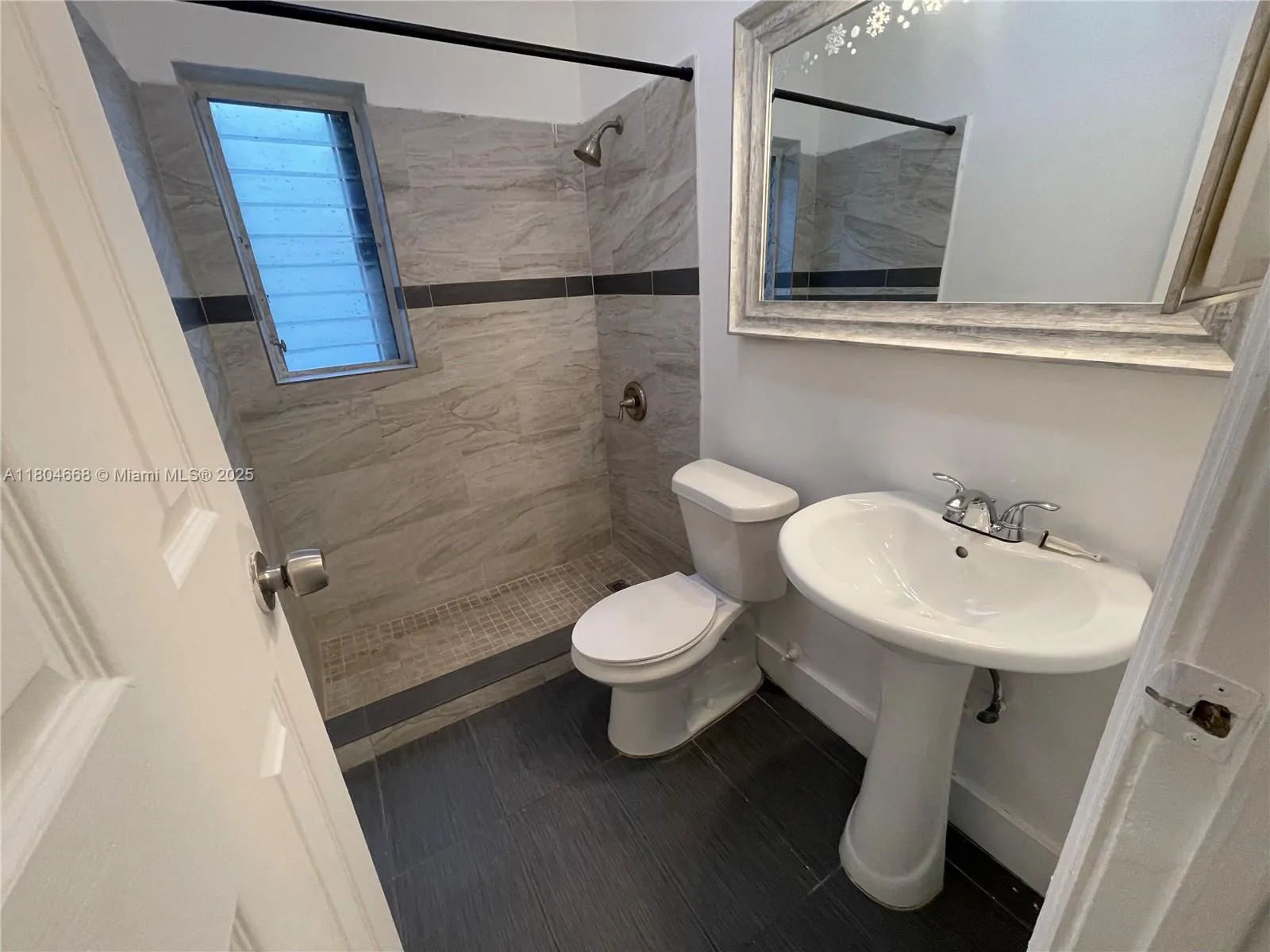 Miami, Florida 33165, United States, 3 Bedrooms Bedrooms, ,2 BathroomsBathrooms,Residential,Active,131725