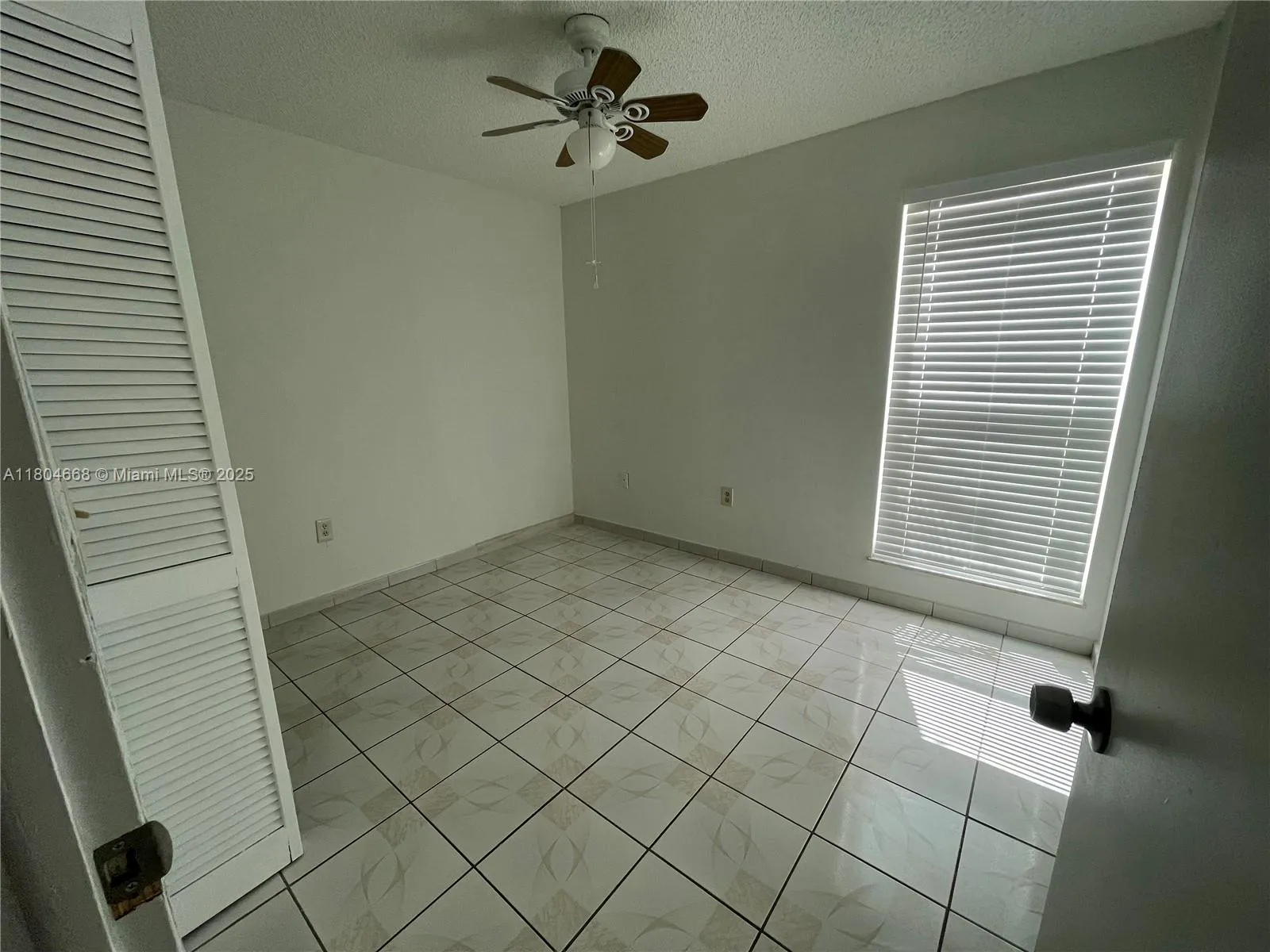 Miami, Florida 33165, United States, 3 Bedrooms Bedrooms, ,2 BathroomsBathrooms,Residential,Active,131725