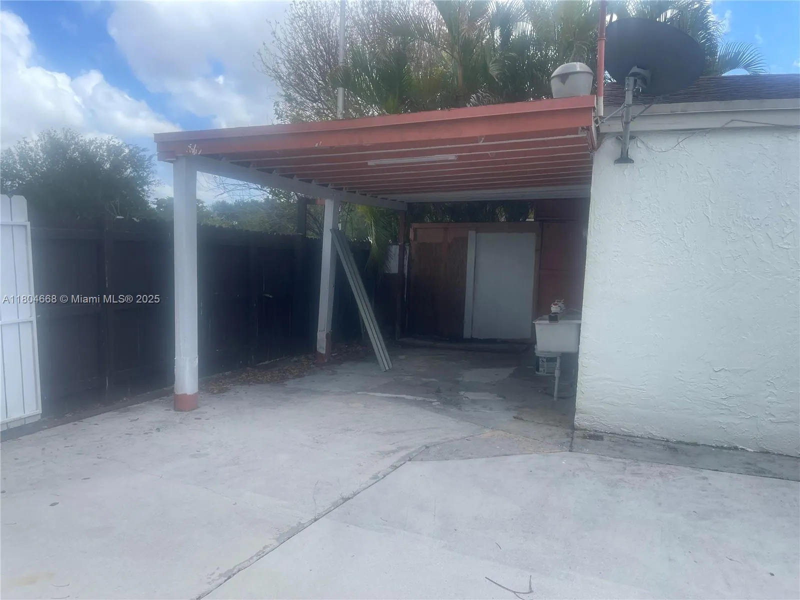 Miami, Florida 33165, United States, 3 Bedrooms Bedrooms, ,2 BathroomsBathrooms,Residential,Active,131725