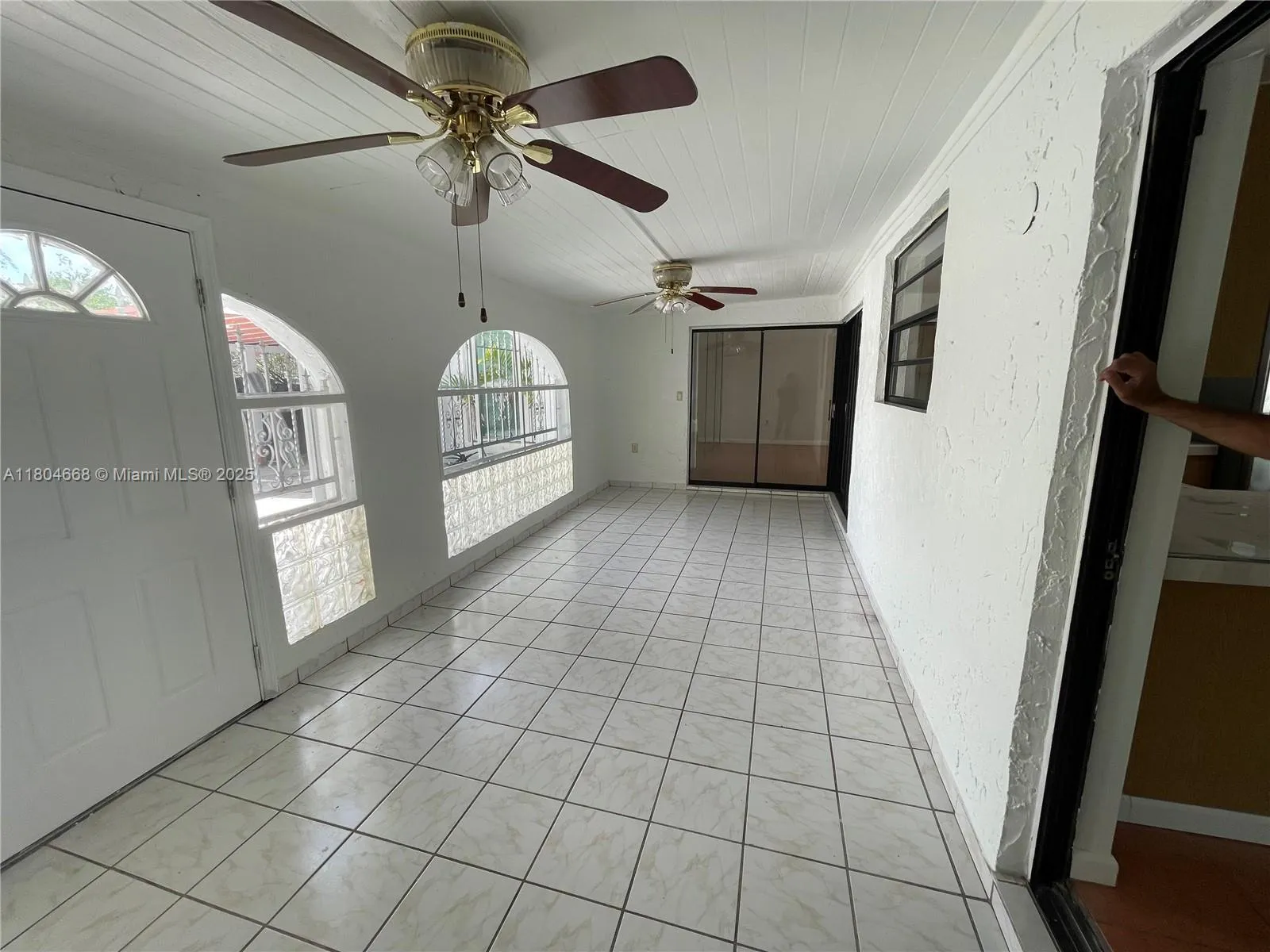 Miami, Florida 33165, United States, 3 Bedrooms Bedrooms, ,2 BathroomsBathrooms,Residential,Active,131725