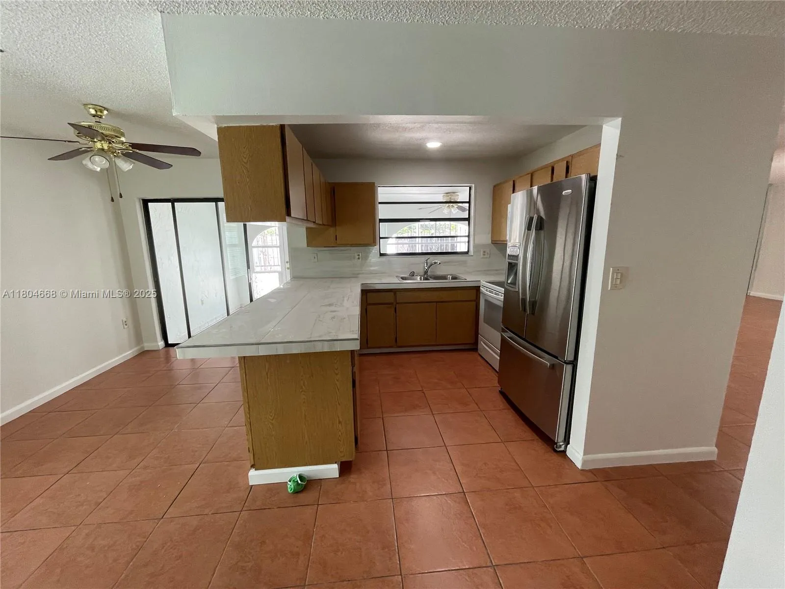 Miami, Florida 33165, United States, 3 Bedrooms Bedrooms, ,2 BathroomsBathrooms,Residential,Active,131725