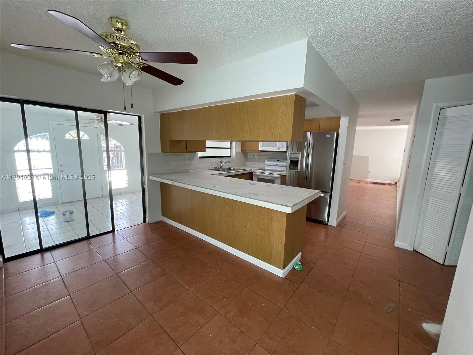 Miami, Florida 33165, United States, 3 Bedrooms Bedrooms, ,2 BathroomsBathrooms,Residential,Active,131725