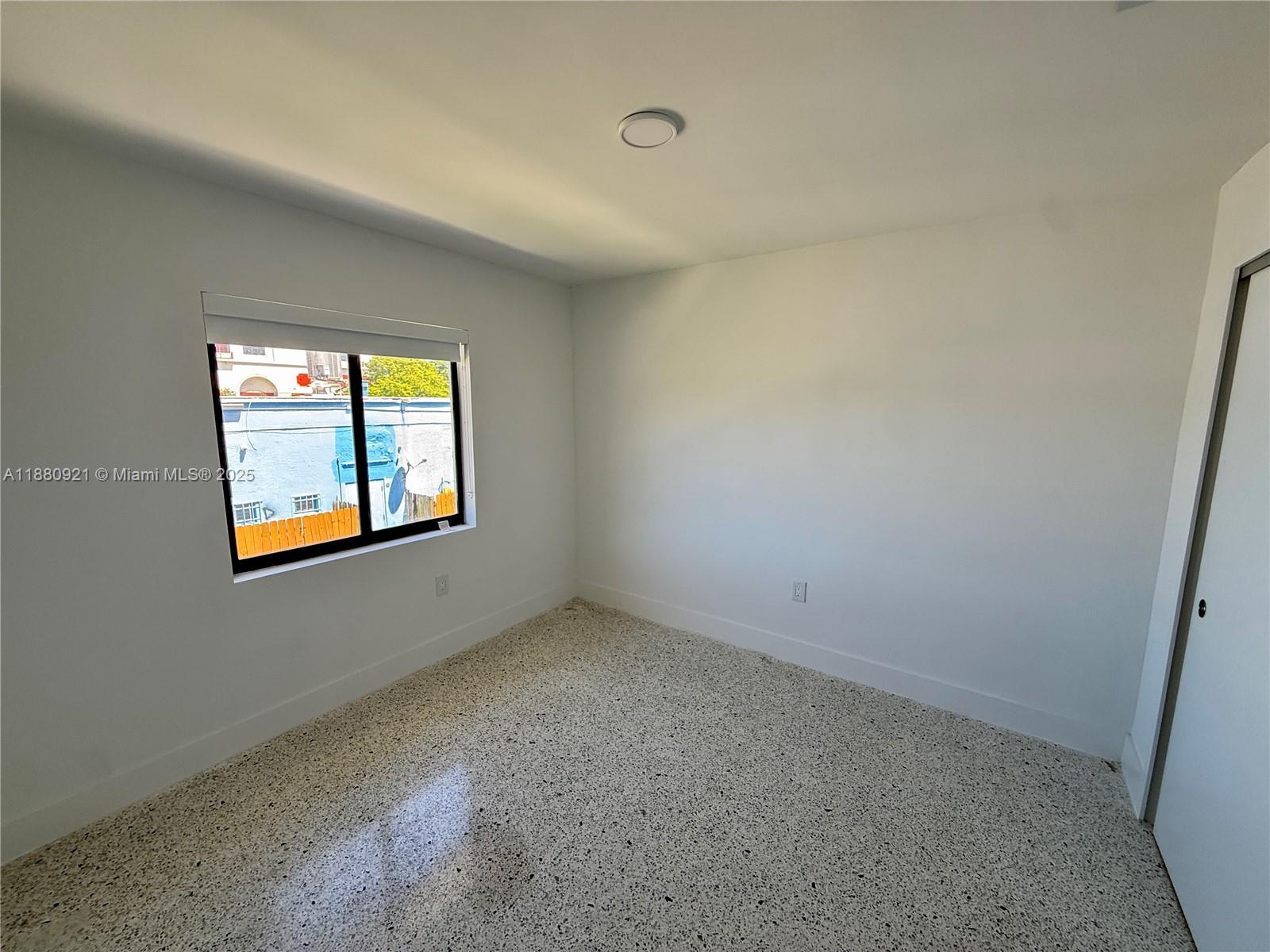 DIXIE HIGHWAY TRACK - Residential Lease
