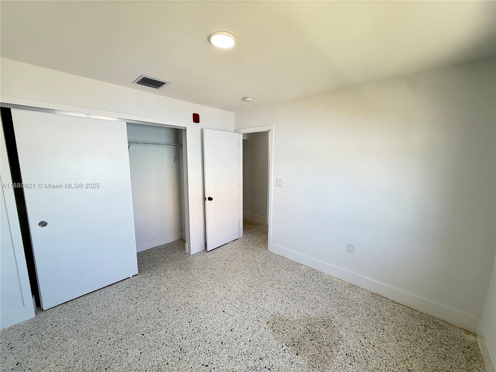 DIXIE HIGHWAY TRACK - Residential Lease