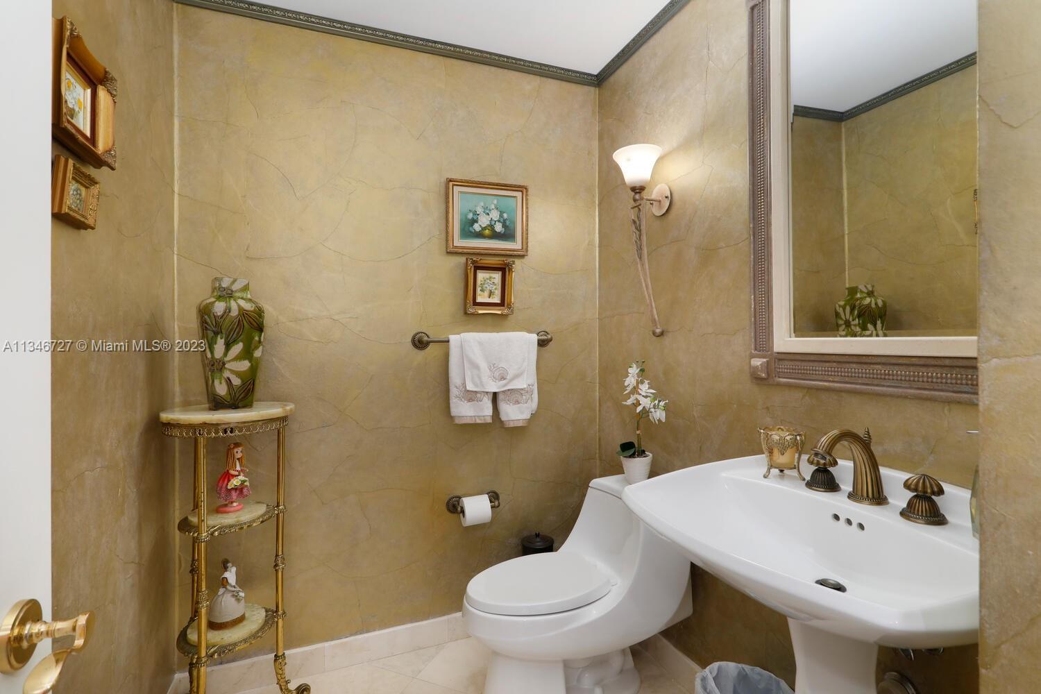 THE GABLES CONDO - Residential