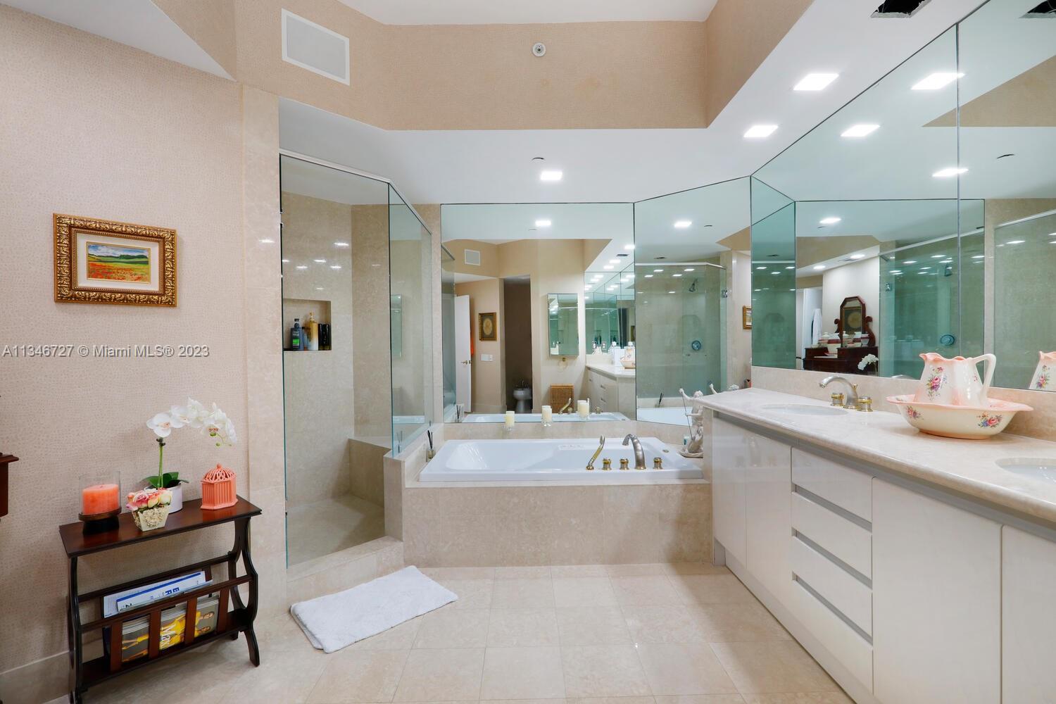 THE GABLES CONDO - Residential