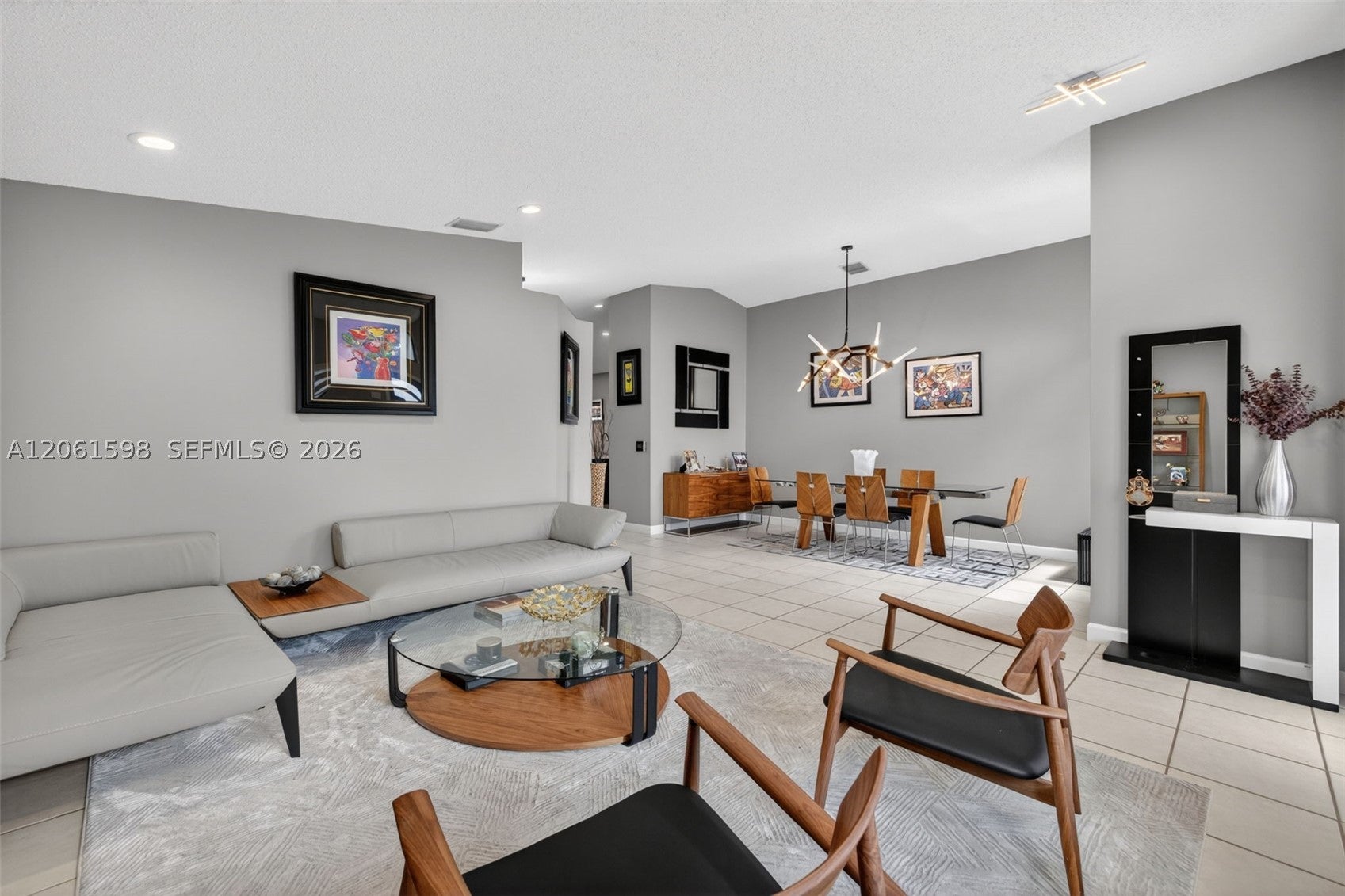 1603 E Harmony Lake Cir