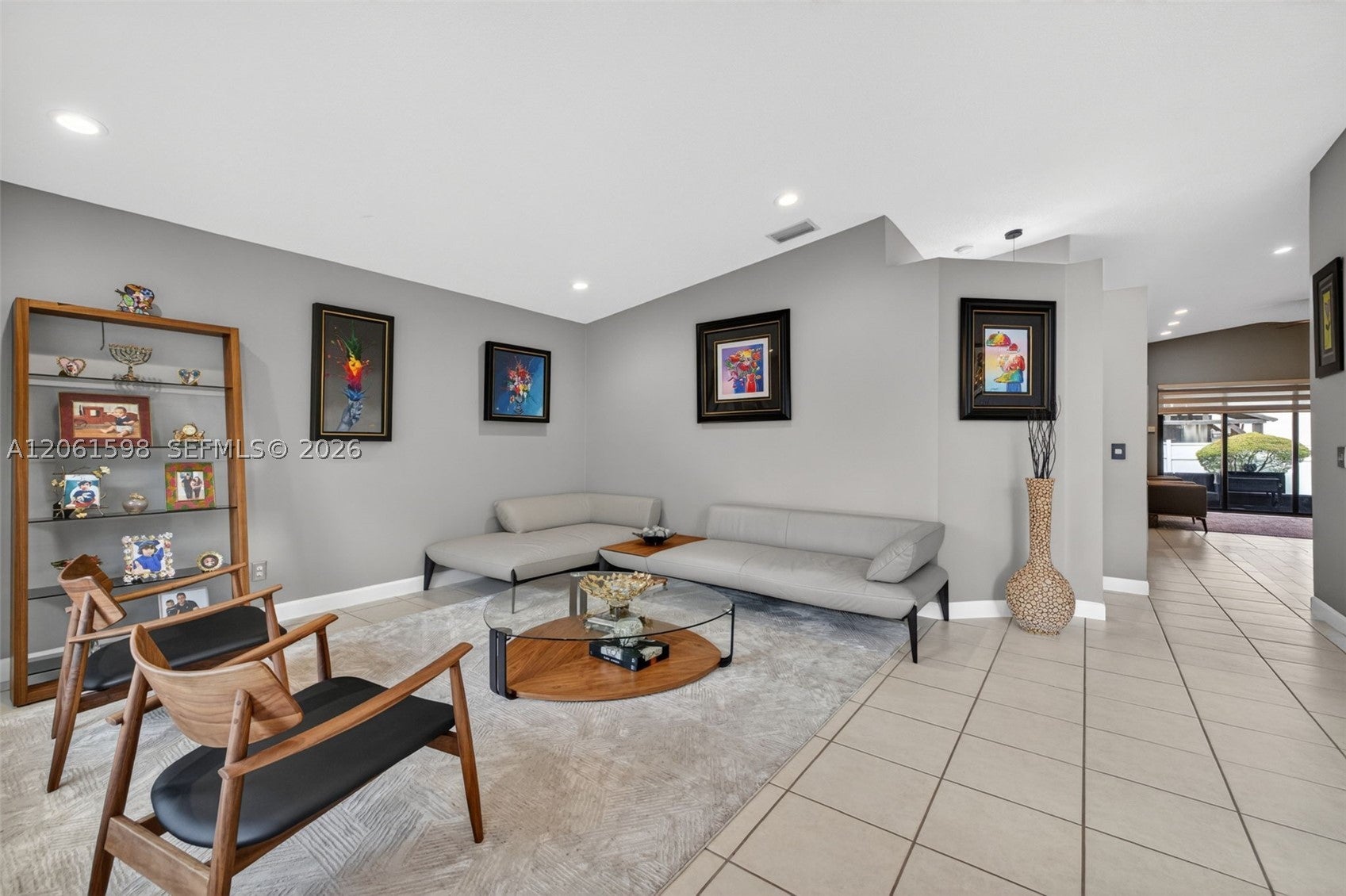 1603 E Harmony Lake Cir