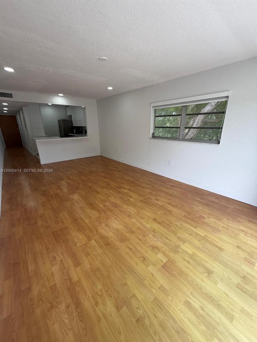 BISCAYNE POINT CONDO - Residential