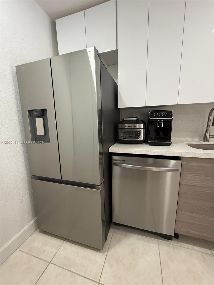 BISCAYNE POINT CONDO - Residential