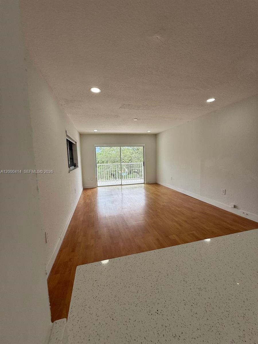 BISCAYNE POINT CONDO - Residential