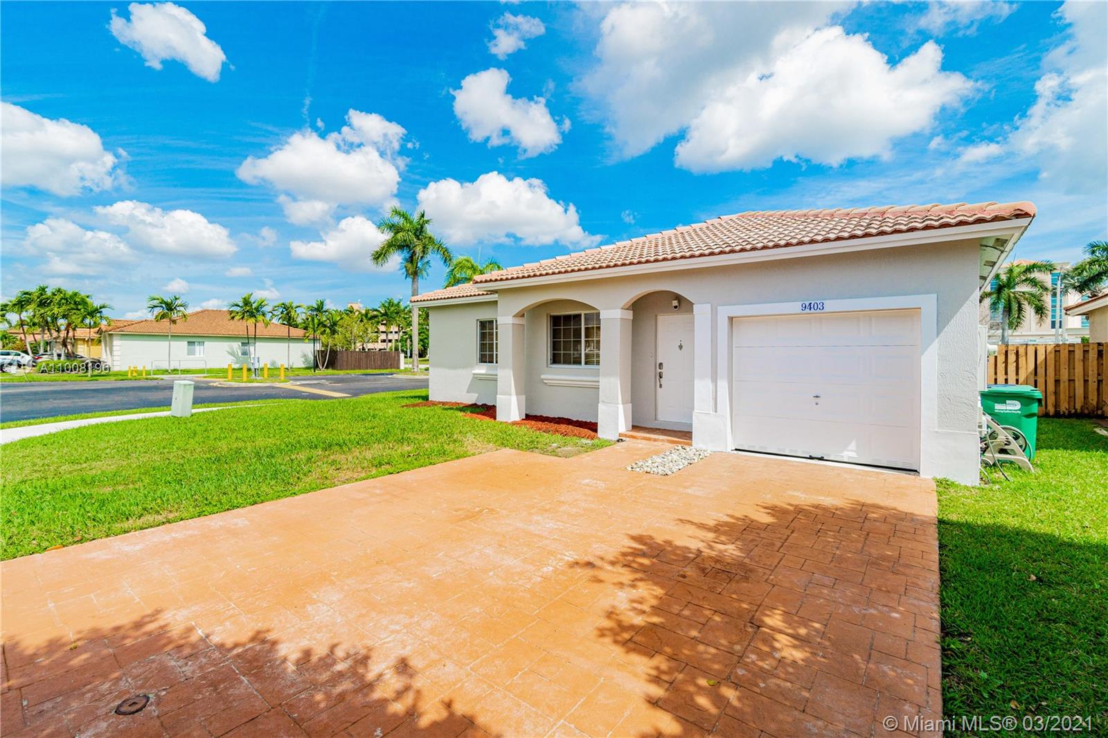 MONACO ESTATES AT KENDALL - Residential