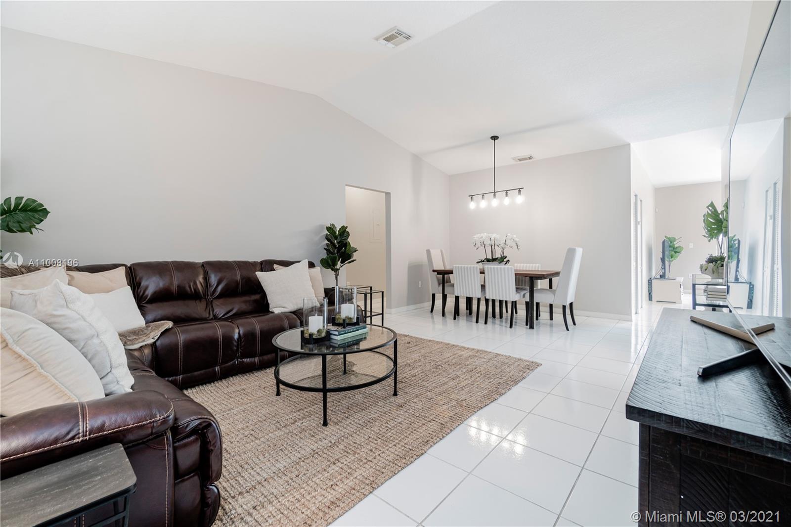 MONACO ESTATES AT KENDALL - Residential