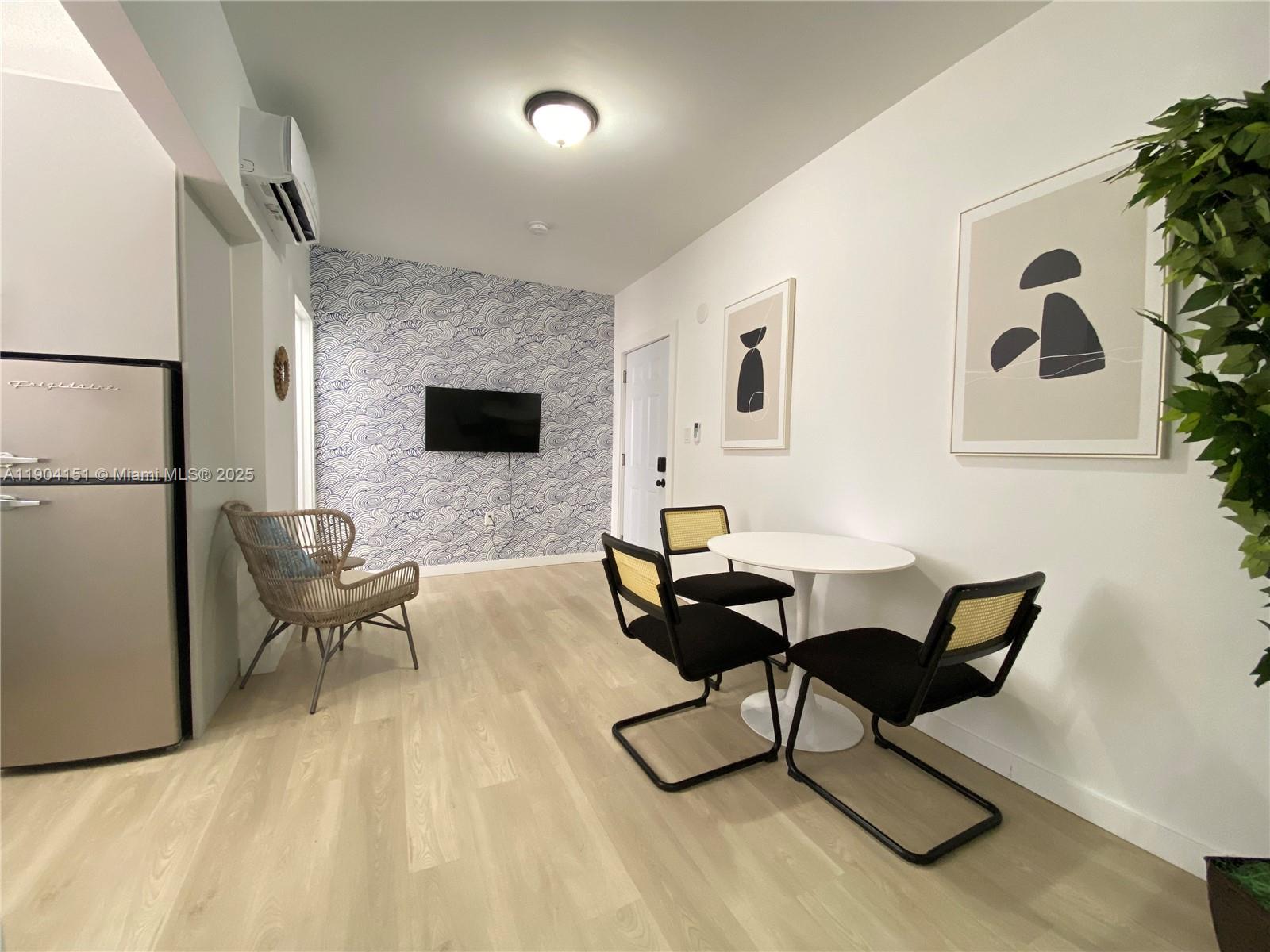 LAWRENCE ESTATES LAND COS - Residential Lease