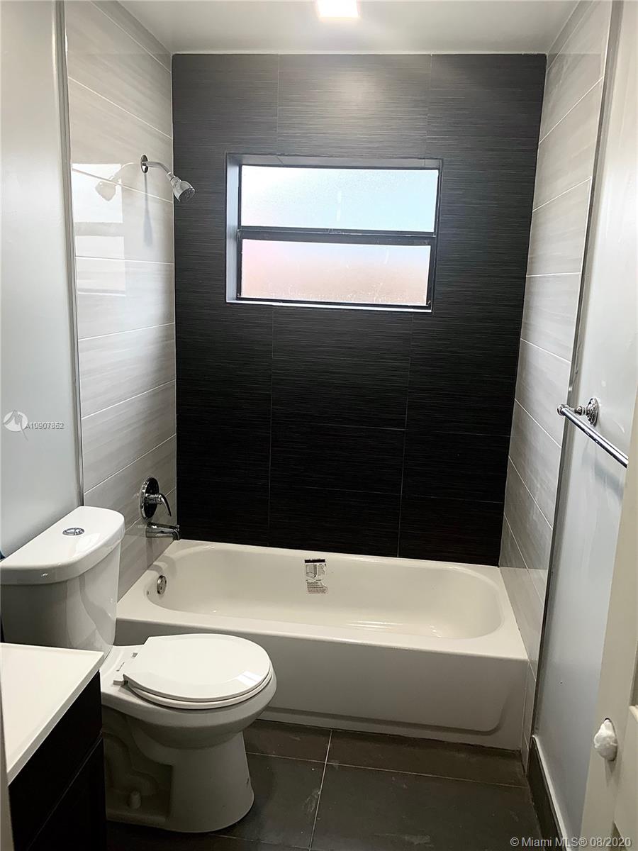 SO MIAMI HEIGHTS MANOR - Residential Lease