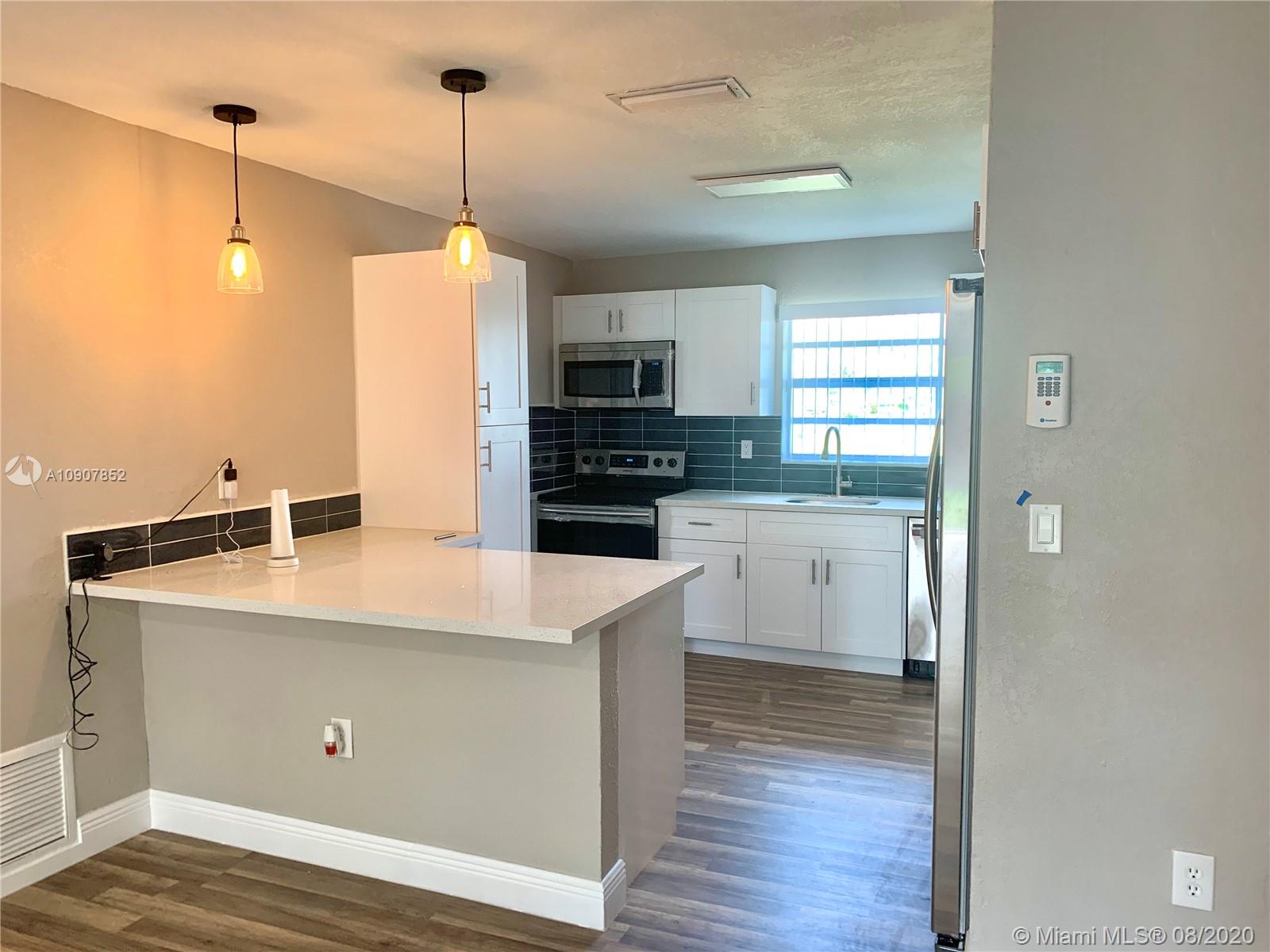 SO MIAMI HEIGHTS MANOR - Residential Lease