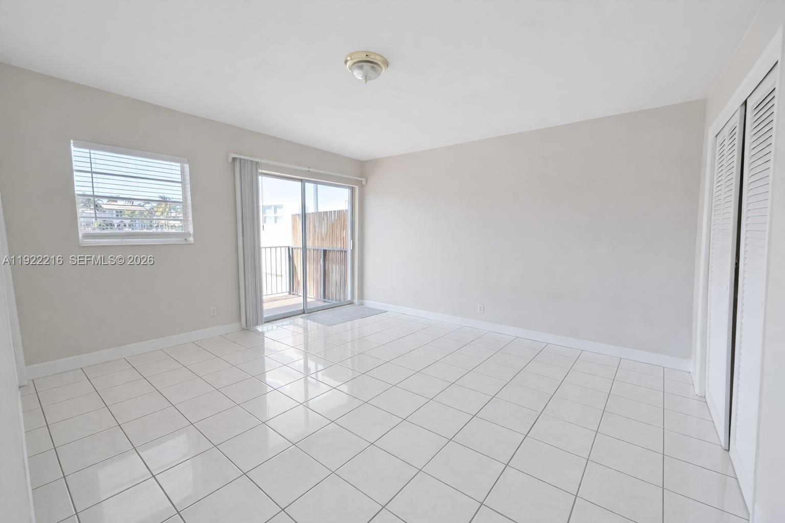 WATERWAY @ HOLLYWOOD BEAC - Residential