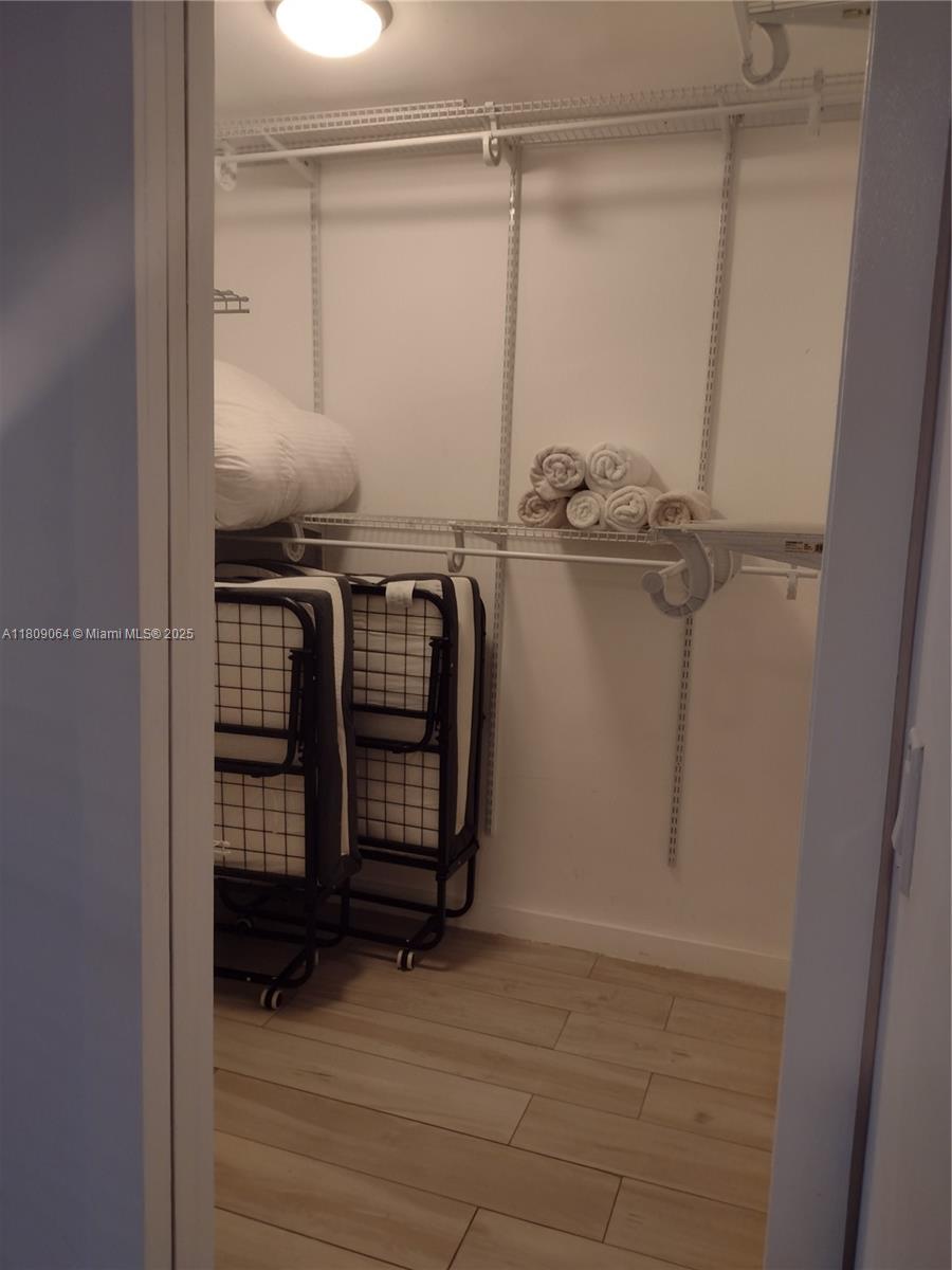 WOODSIDE - Residential Lease