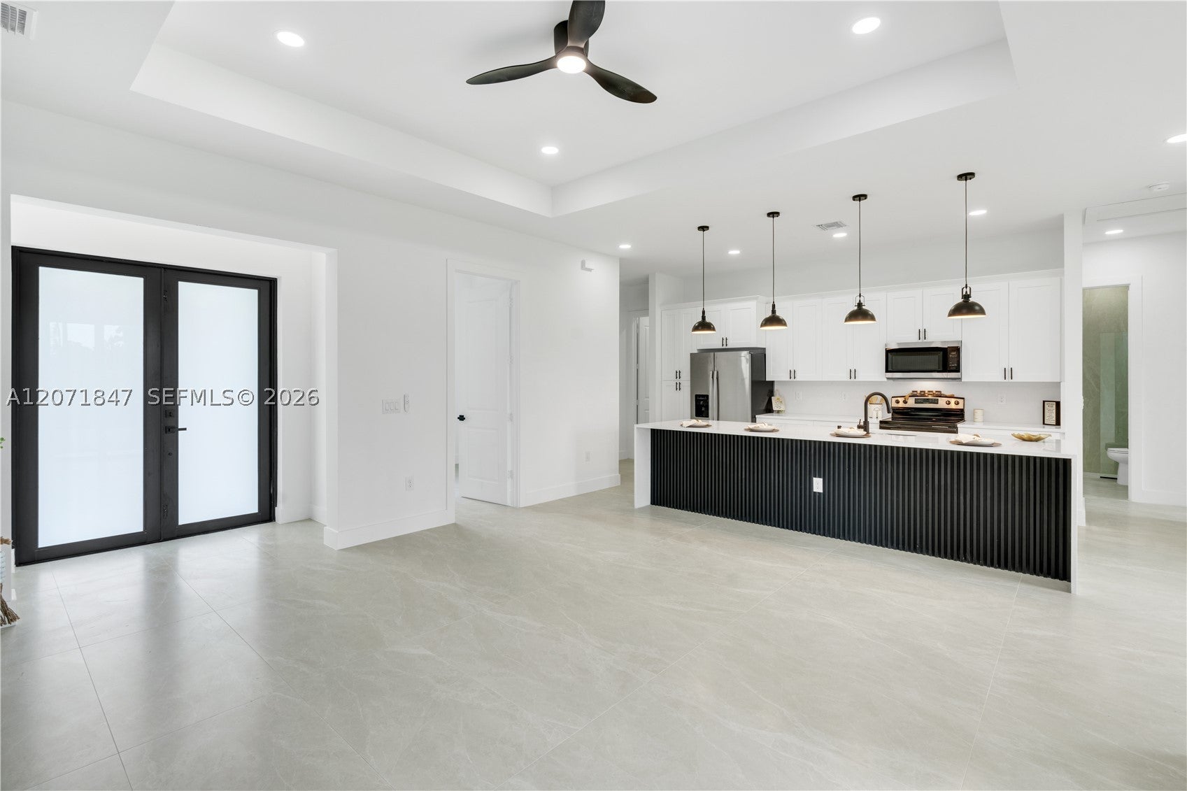1047 Merry St
