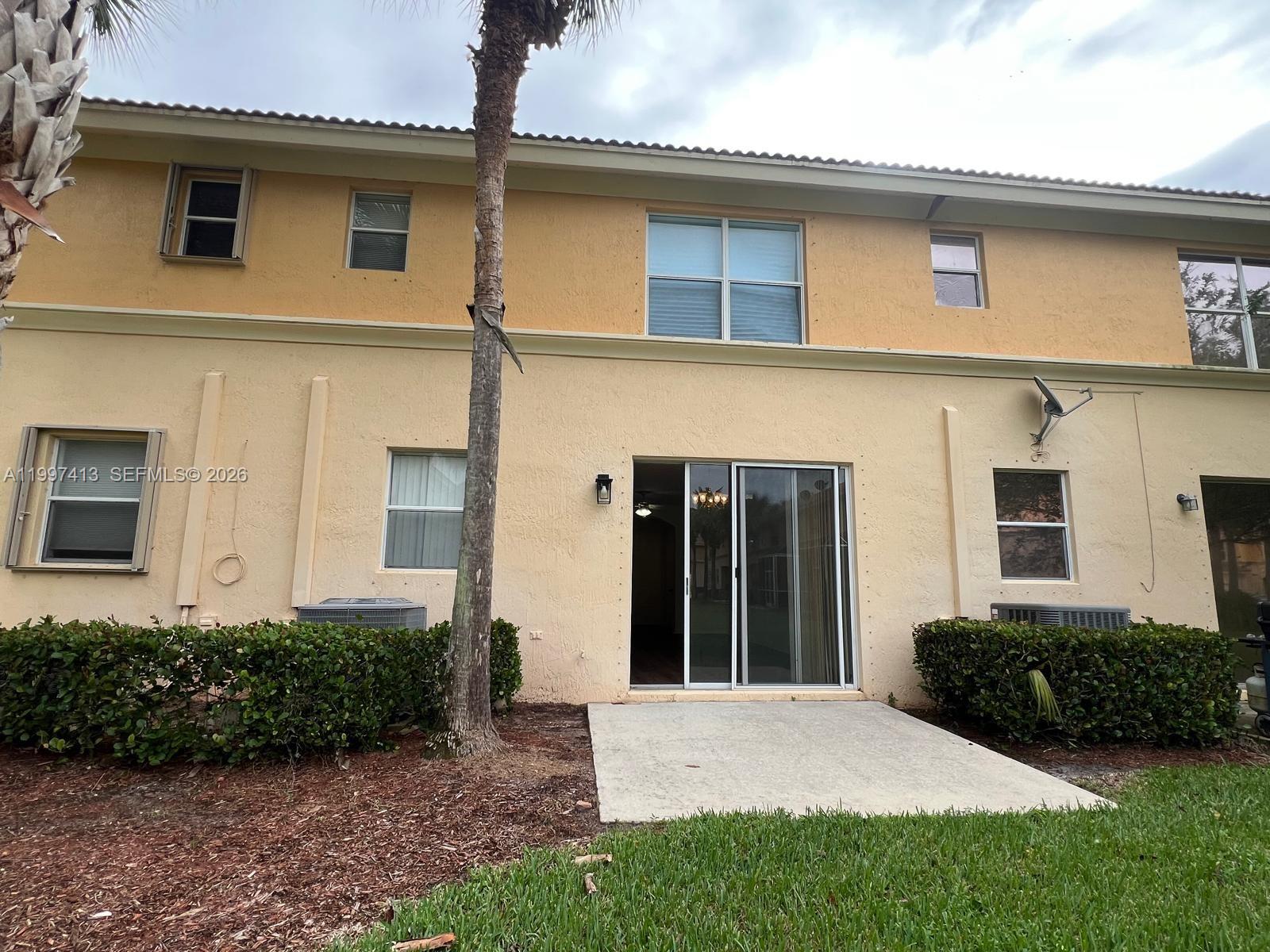 SEMINOLE ESTATES & TOWNHO - Residential