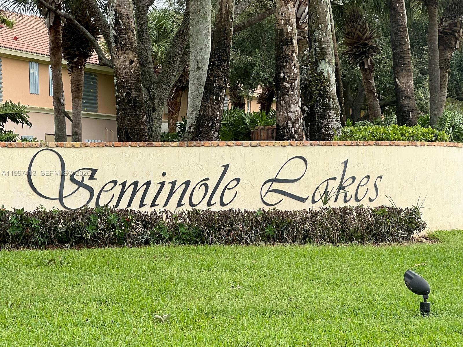 SEMINOLE ESTATES & TOWNHO - Residential