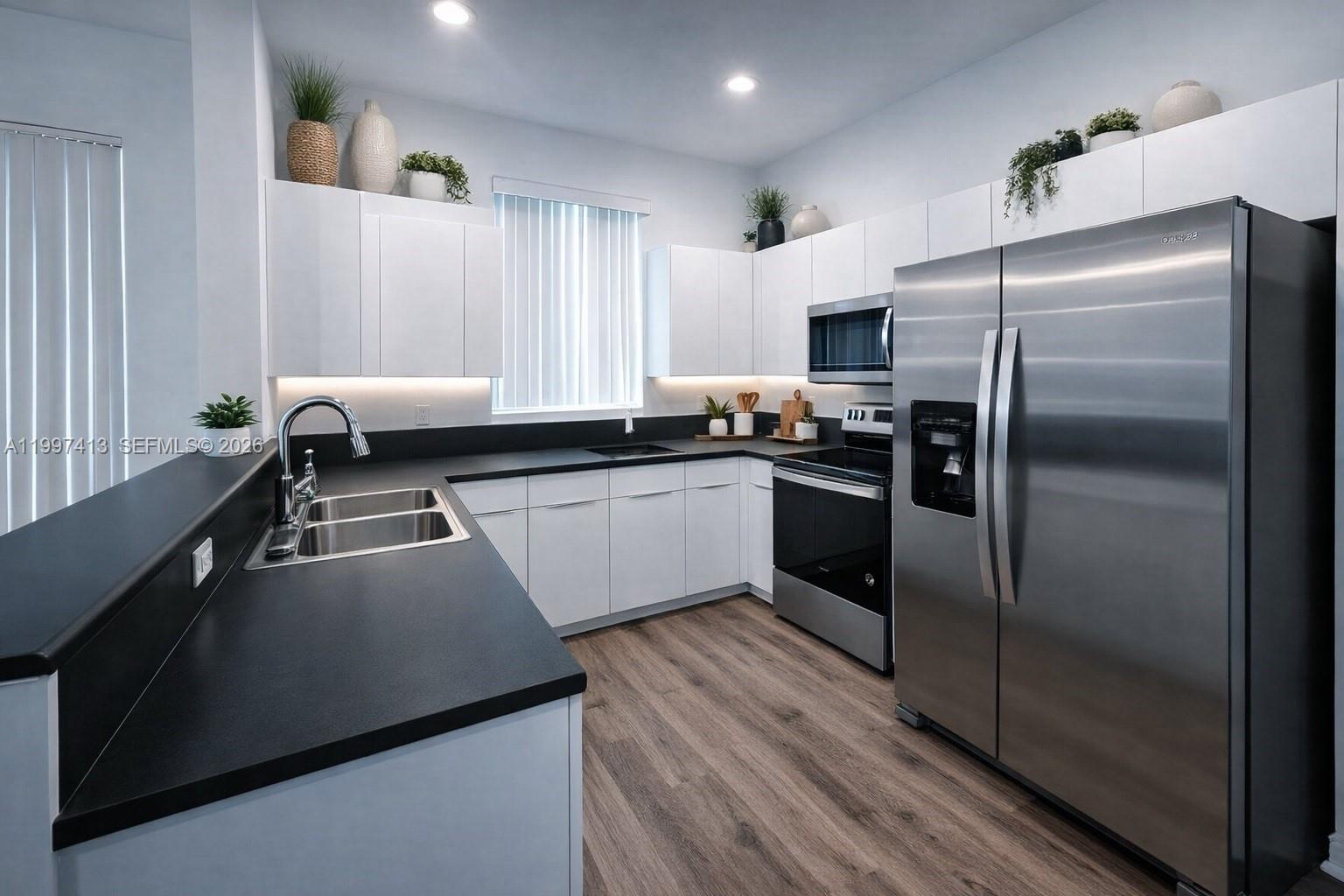 SEMINOLE ESTATES & TOWNHO - Residential