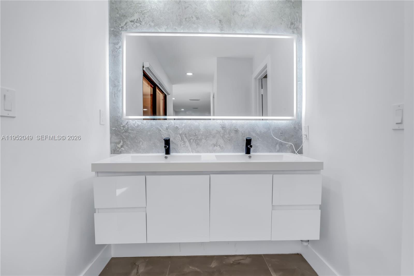 BEACHWOOD HEIGHTS - Residential