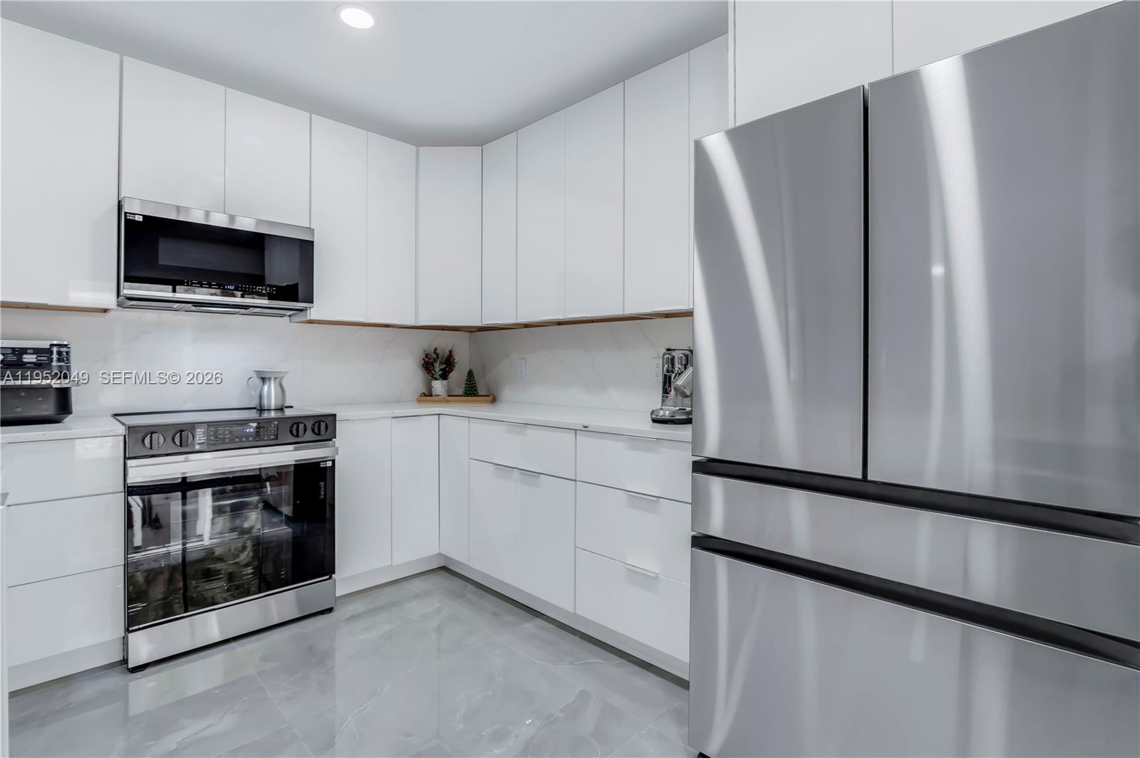 BEACHWOOD HEIGHTS - Residential