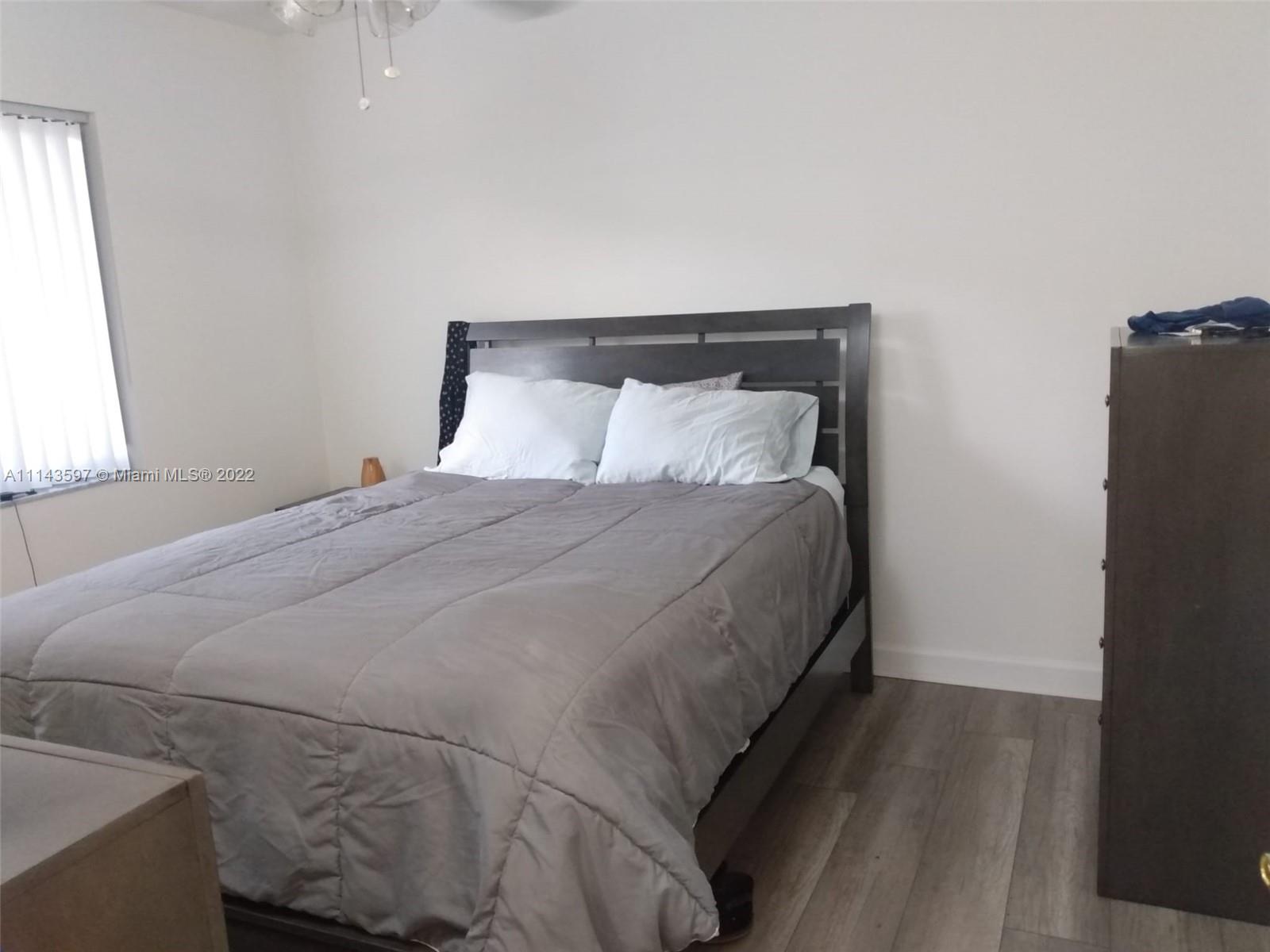 CAMELOT VILLAGE SEC 3 - Residential