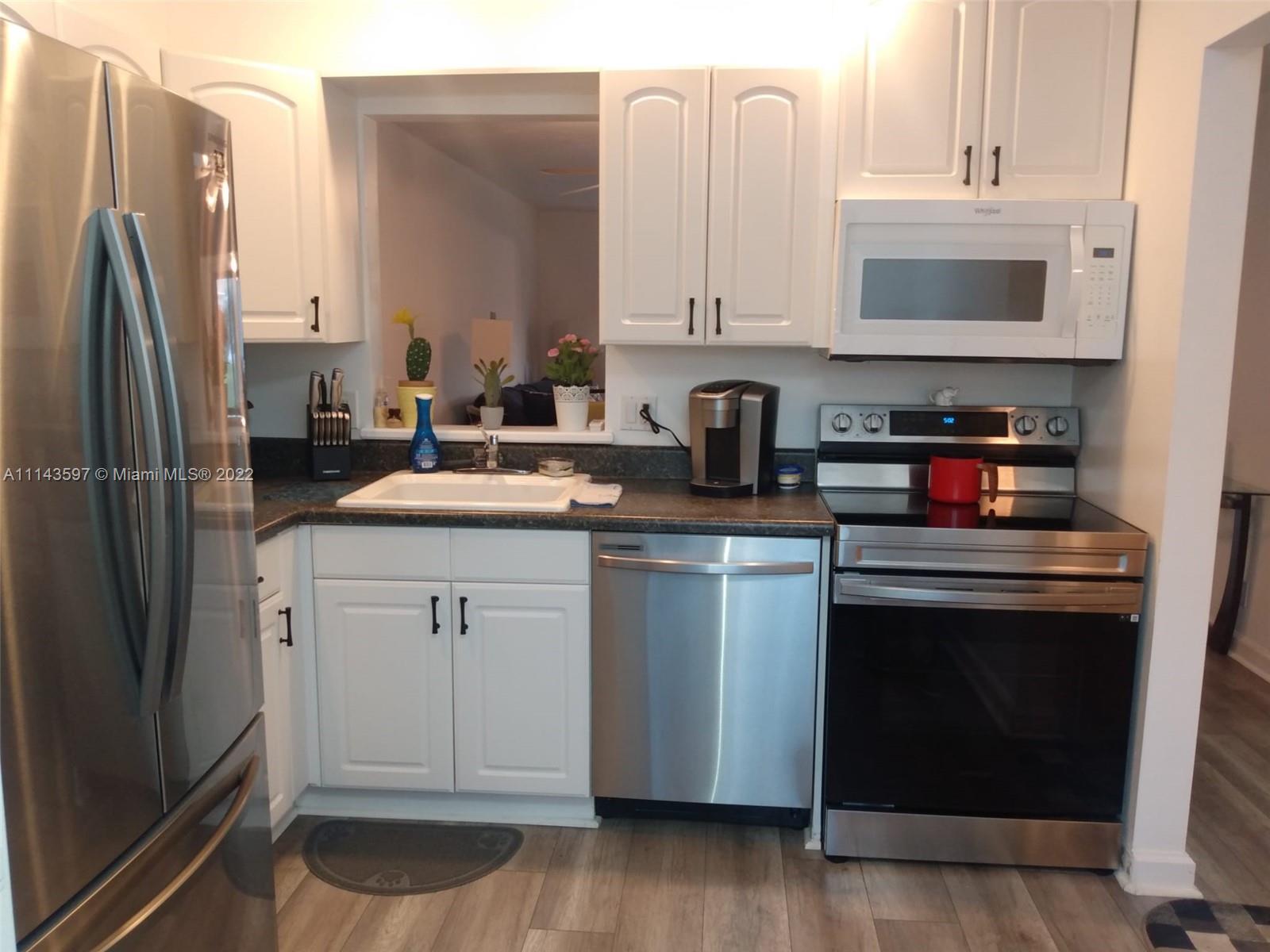 CAMELOT VILLAGE SEC 3 - Residential