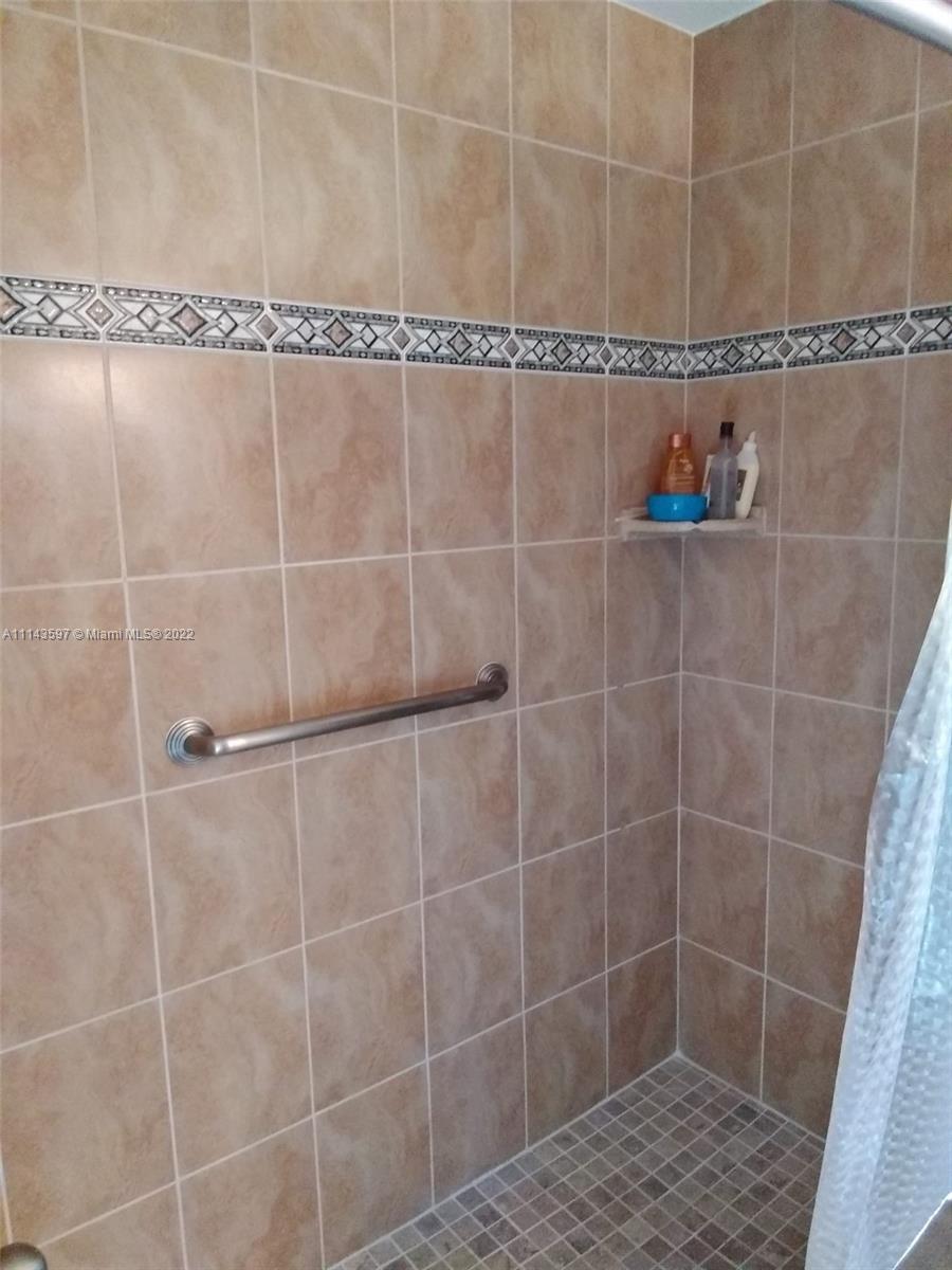 CAMELOT VILLAGE SEC 3 - Residential