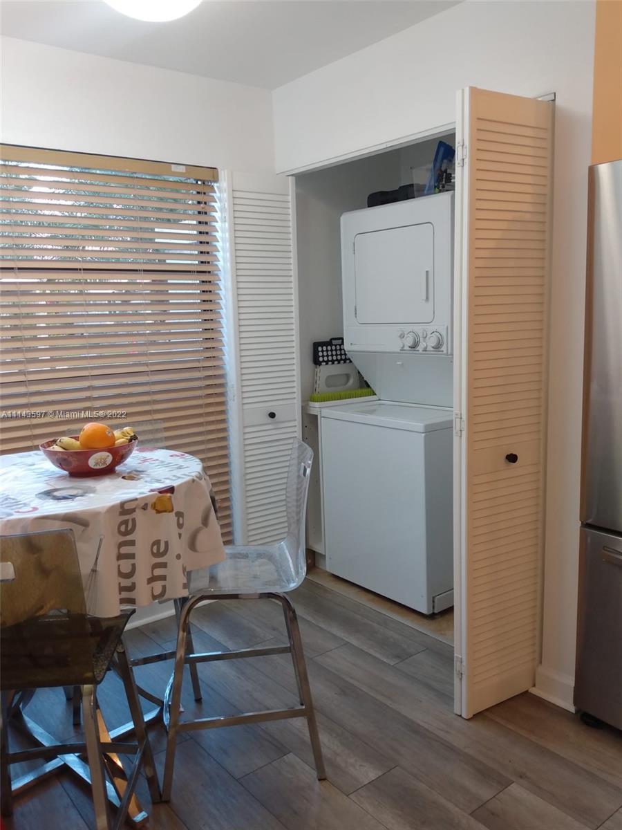 CAMELOT VILLAGE SEC 3 - Residential