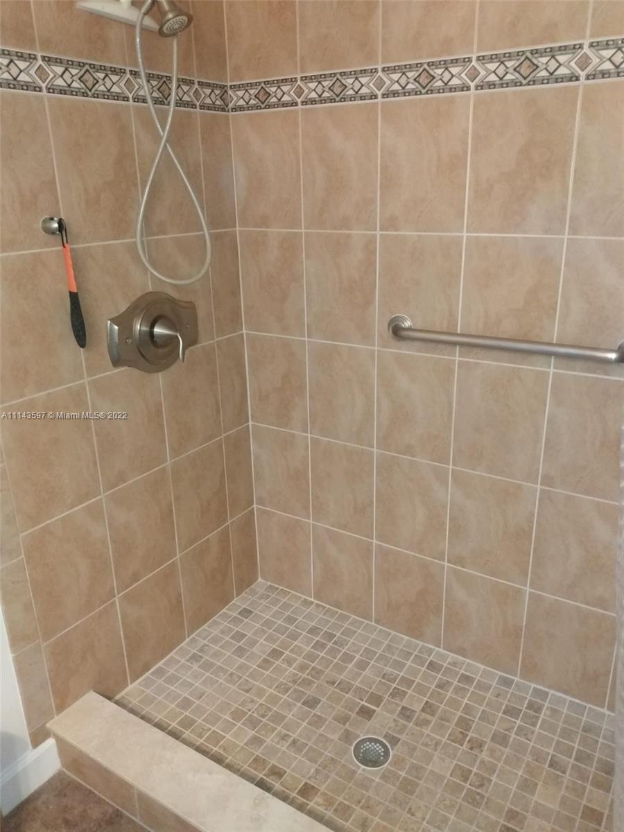 CAMELOT VILLAGE SEC 3 - Residential