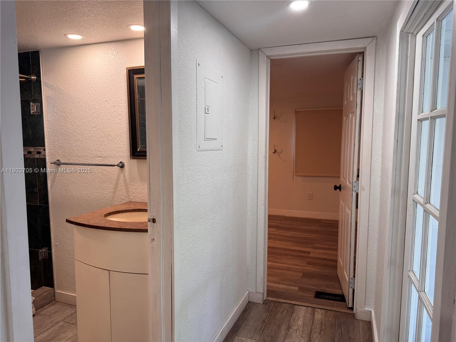 View photos, virtual tours, details... 5331 SW 35th ST
