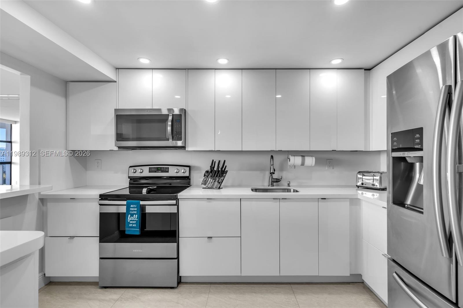 FLAMENCO CONDO TOWER I - Residential