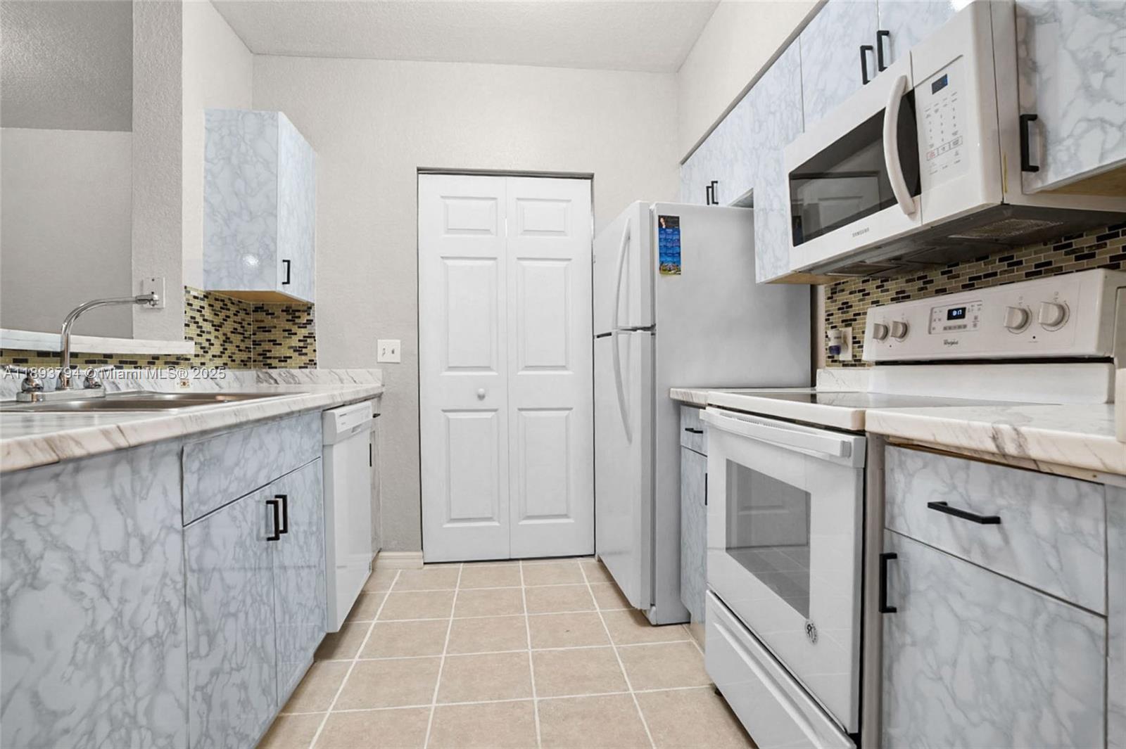 BELMONT AT NORTH LAUDERDA - Residential Lease