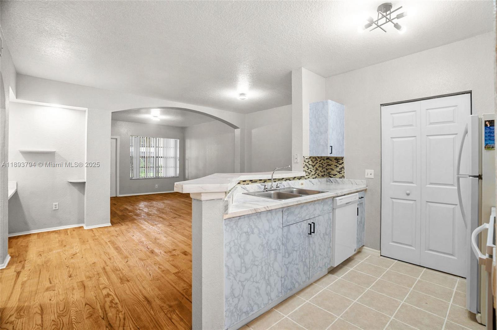 BELMONT AT NORTH LAUDERDA - Residential Lease