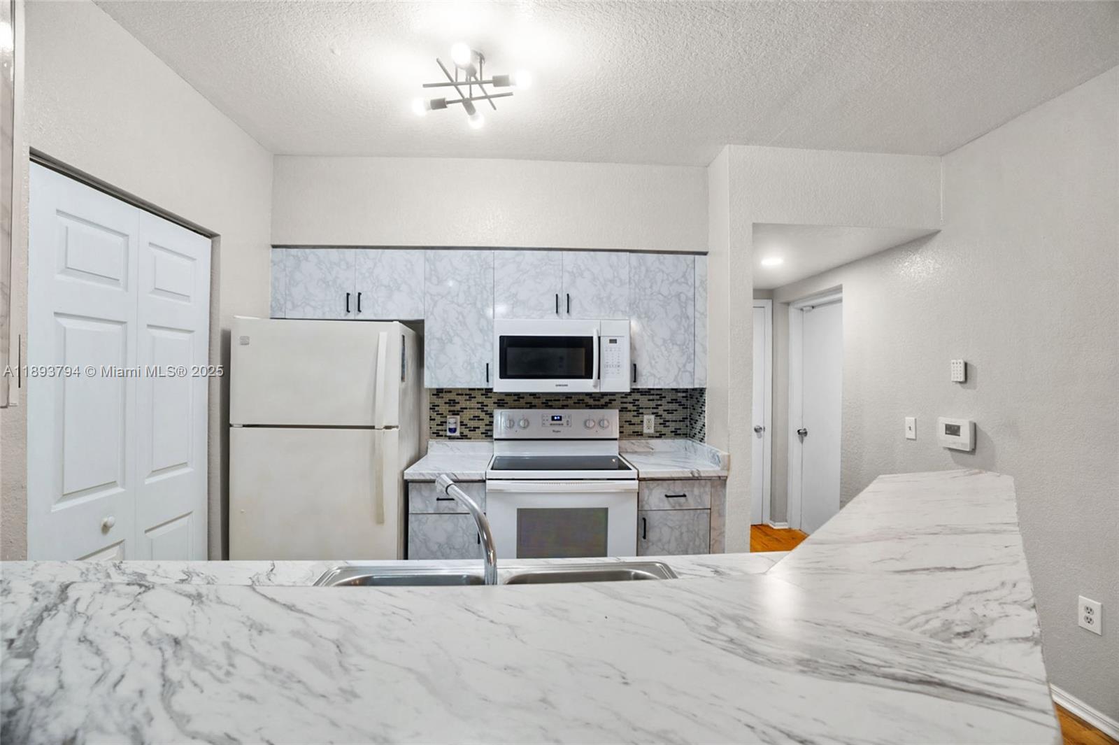 BELMONT AT NORTH LAUDERDA - Residential Lease