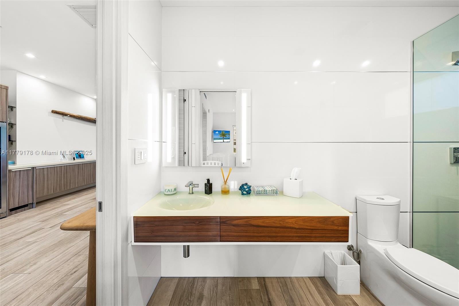 NAVARRO ISLE - Residential