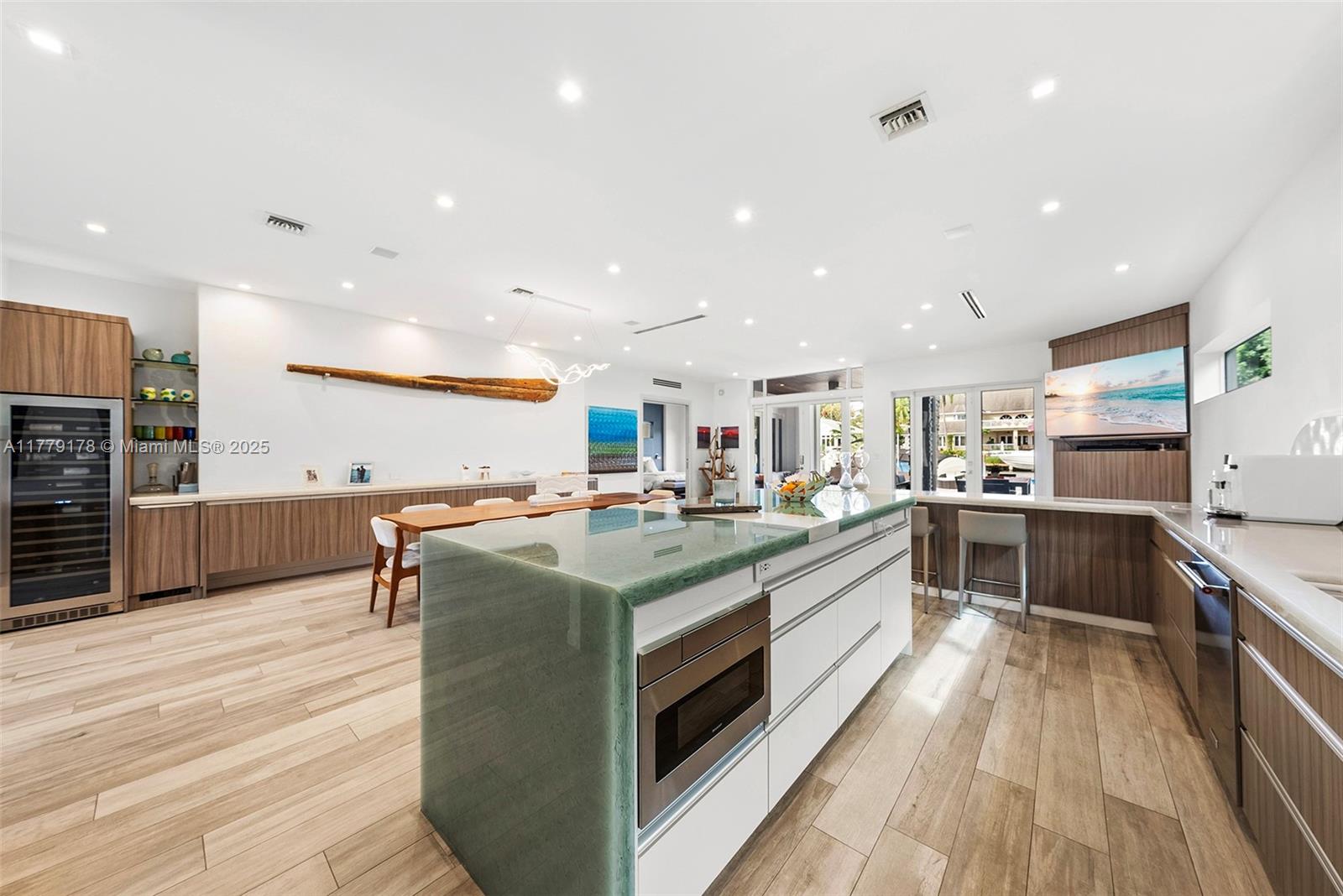 NAVARRO ISLE - Residential