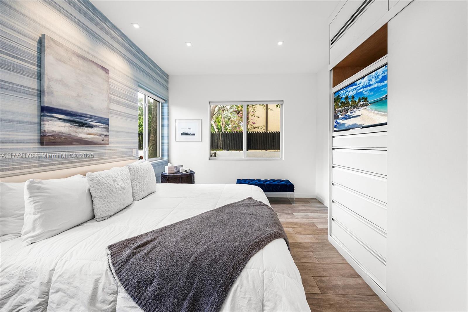 NAVARRO ISLE - Residential