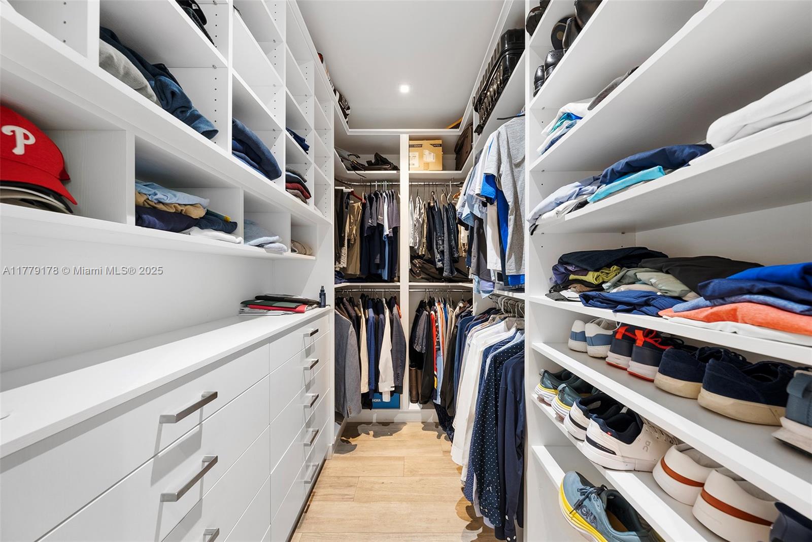 NAVARRO ISLE - Residential