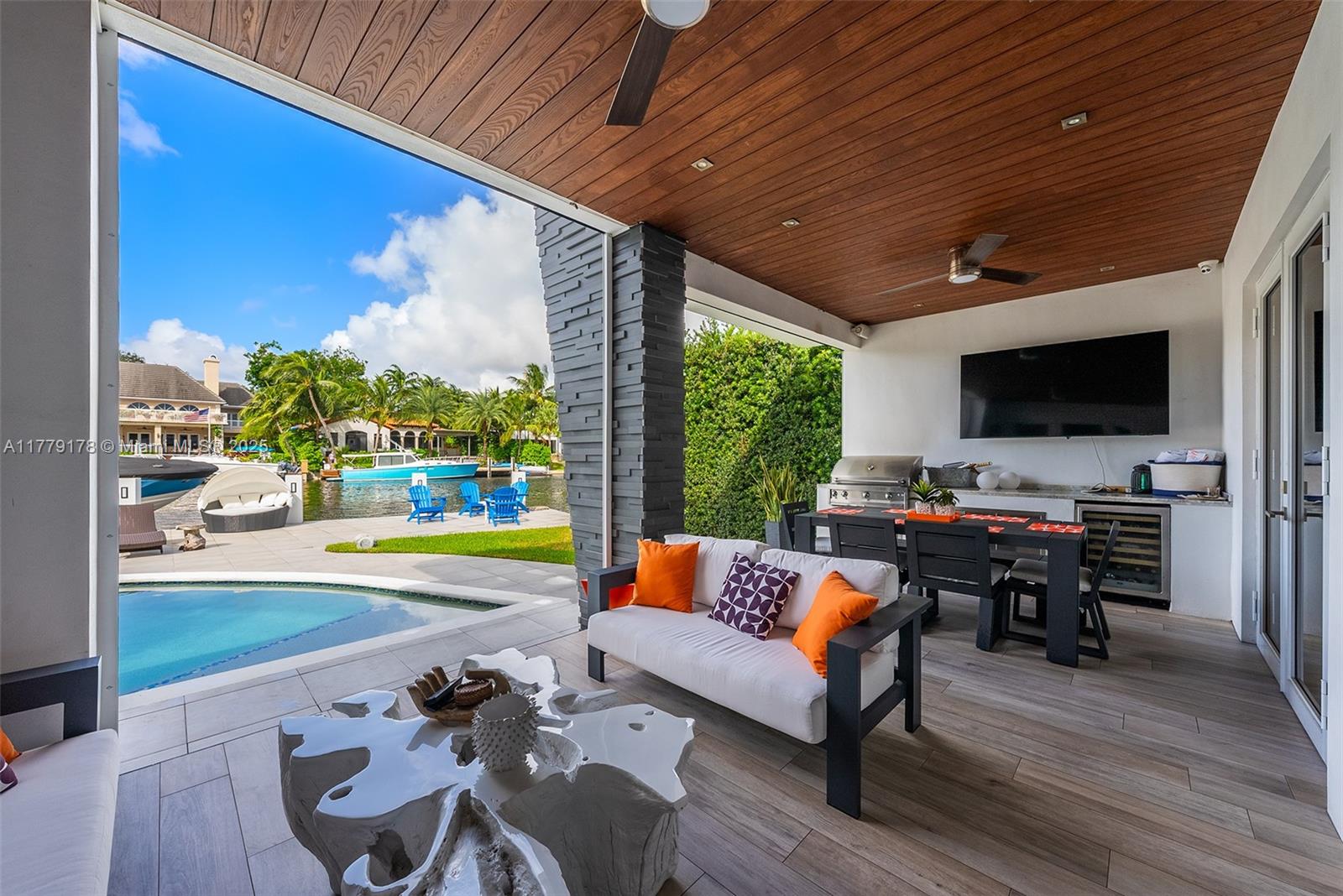 NAVARRO ISLE - Residential