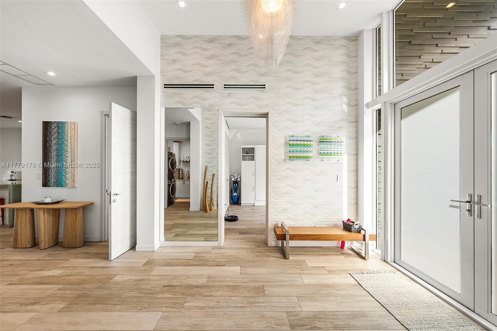 NAVARRO ISLE - Residential